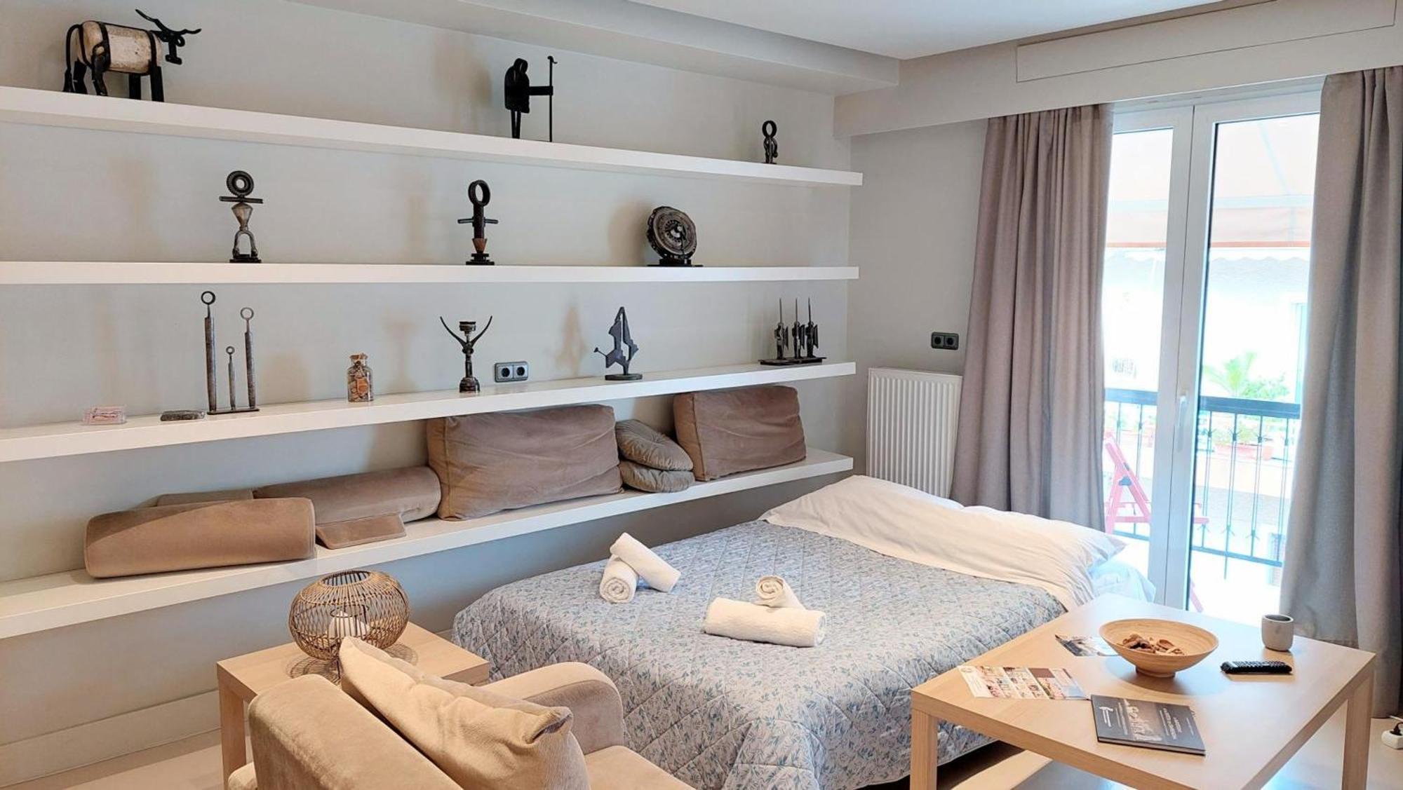 Luxurious Minimal Apartment In Acropolis Athens Exterior photo